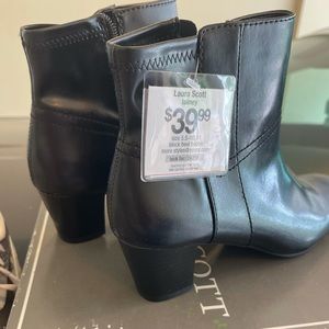 Women’s mid booties size 6
